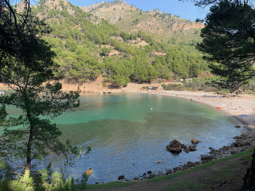 Wanden auf Mallorca Am Strand von Cala Tuent 1