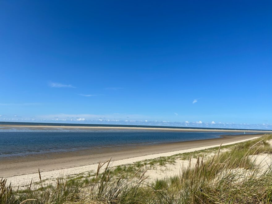 Langeoog Naturlehrpfad Flinthoern Rueckweg am Strand