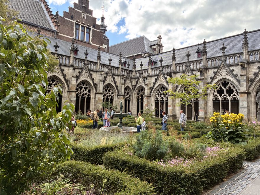 Städtetrip Utrecht Im Dom und Kreuzgang 14